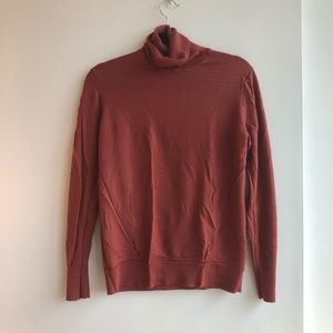 Uniqlo | Dusty rose turtleneck